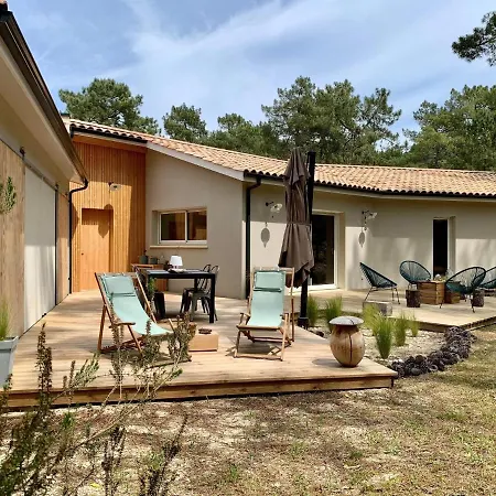 펜션 Detached With Private Garden 카르캉